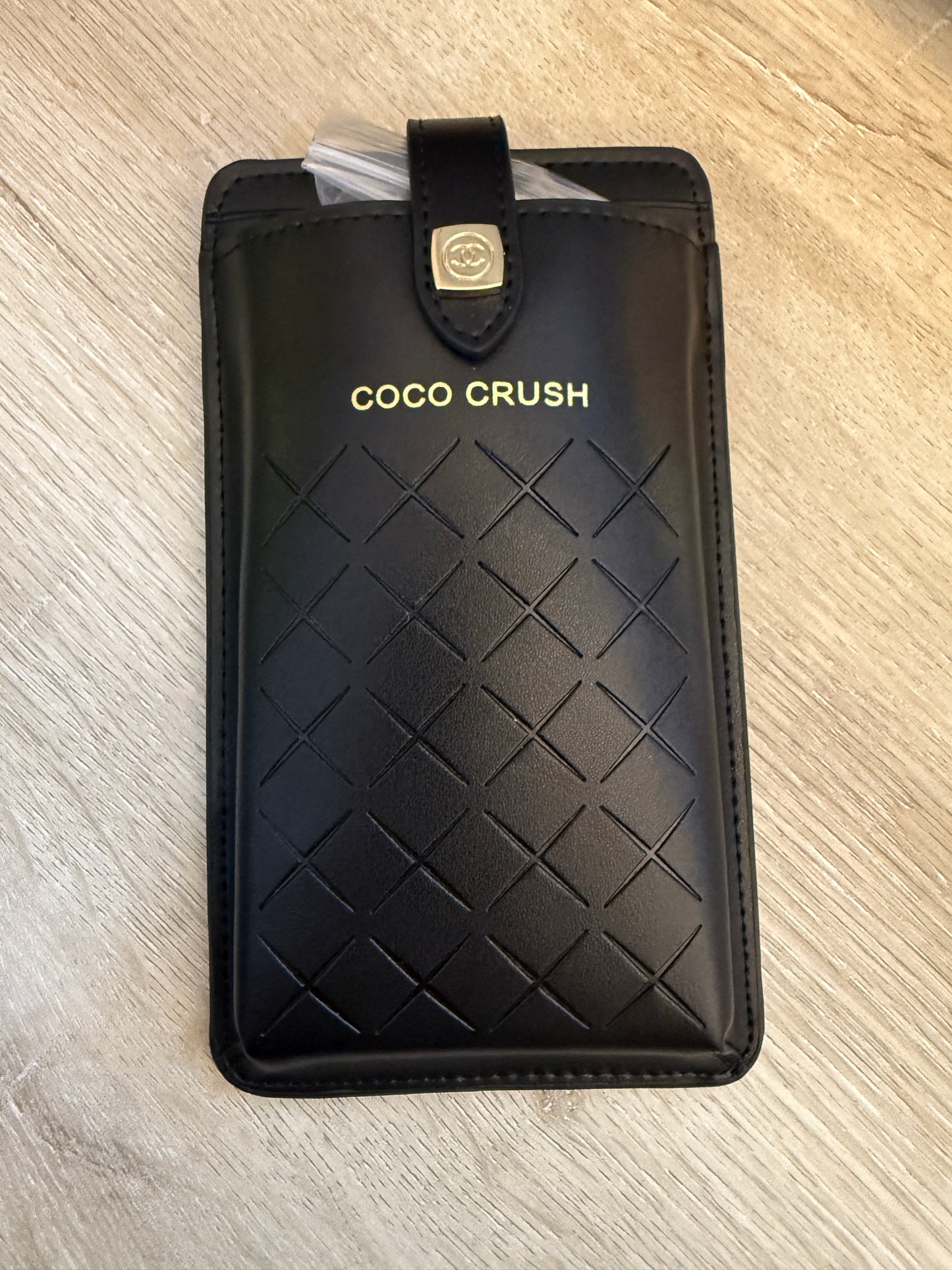 COCO CRUSH GWP Beauty Phone case/ cardholder w/chain