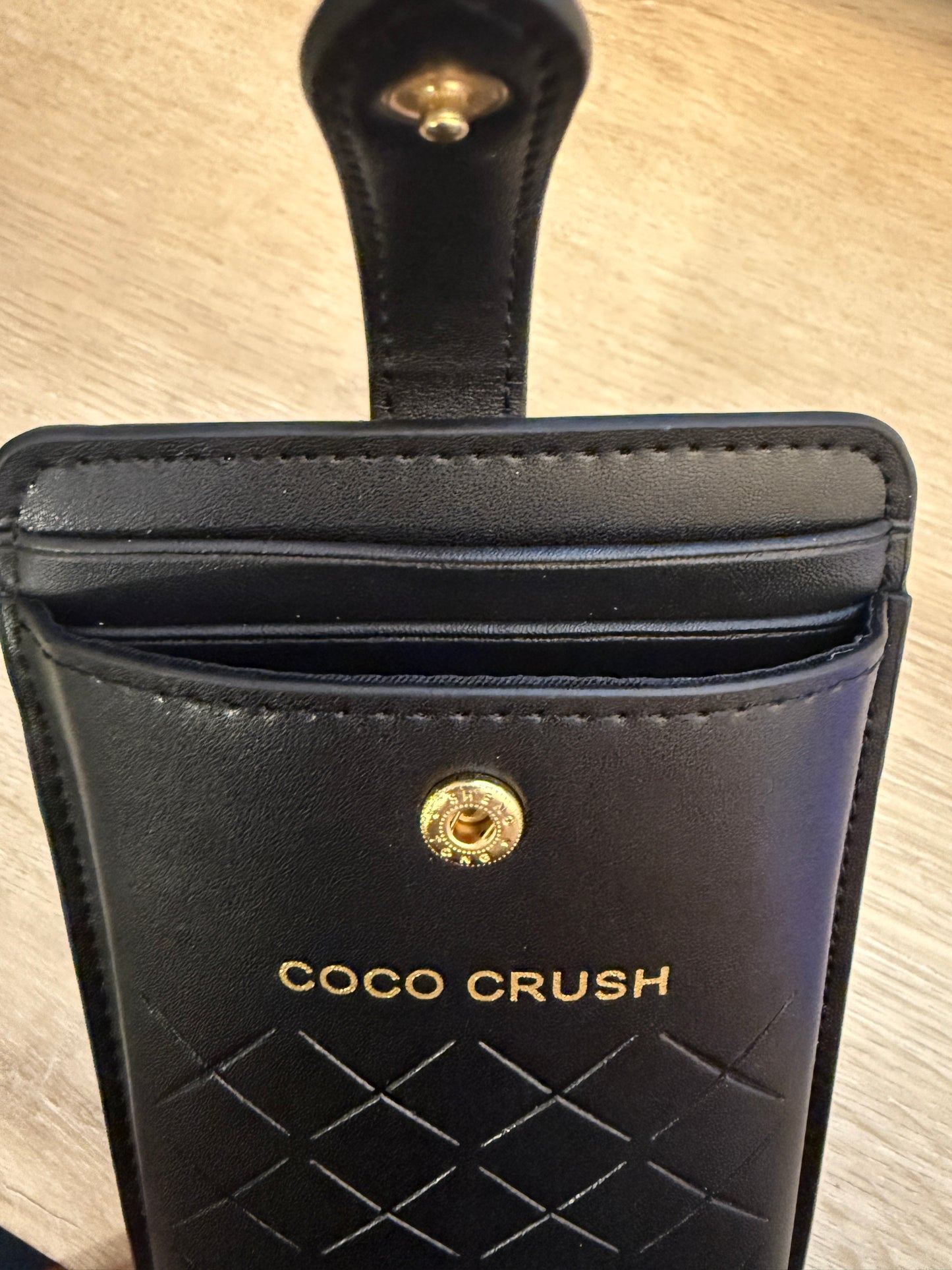 COCO CRUSH GWP Beauty Phone case/ cardholder w/chain
