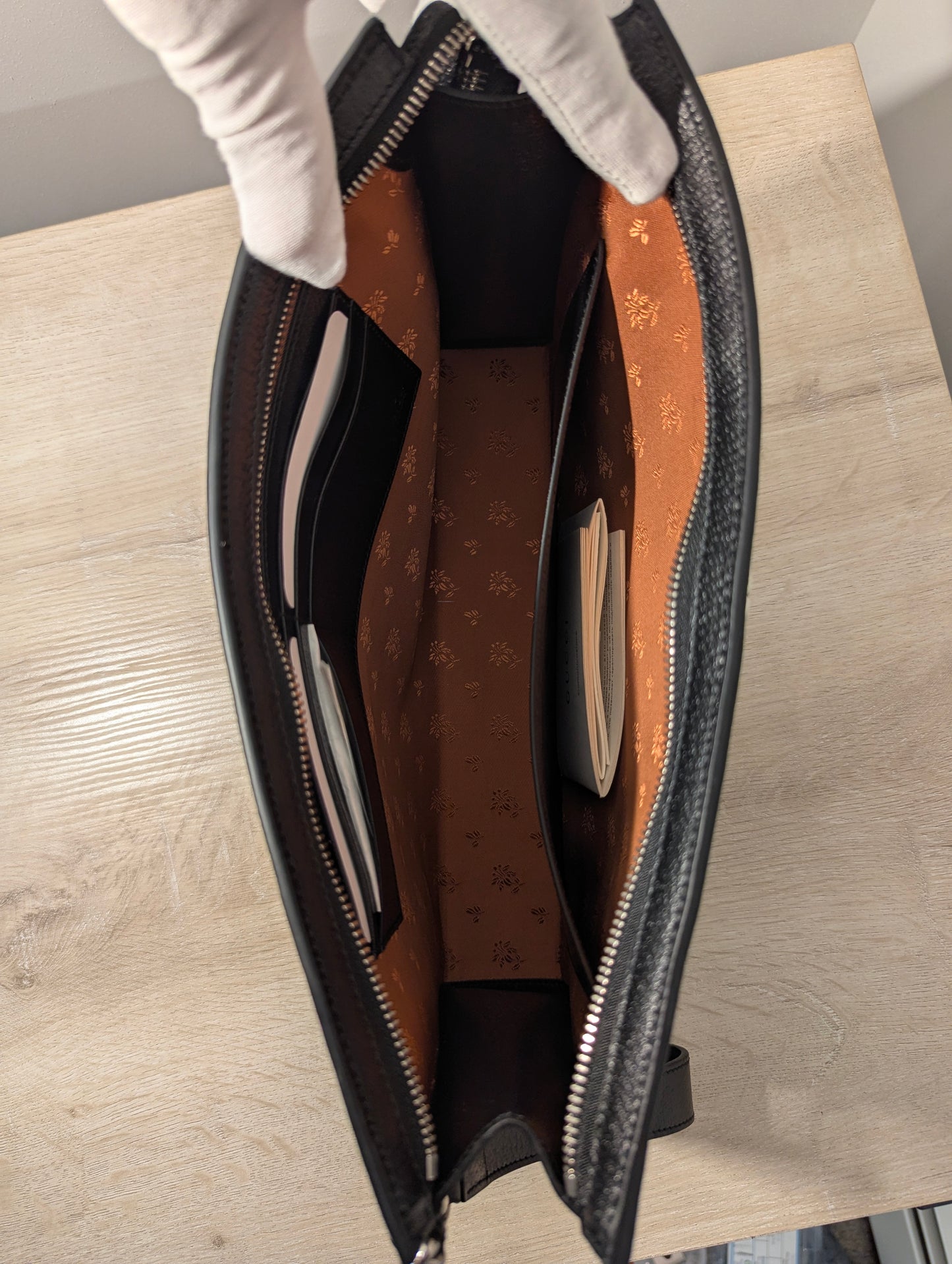 Gucci Wristlet Black & sunburnt orange GG's